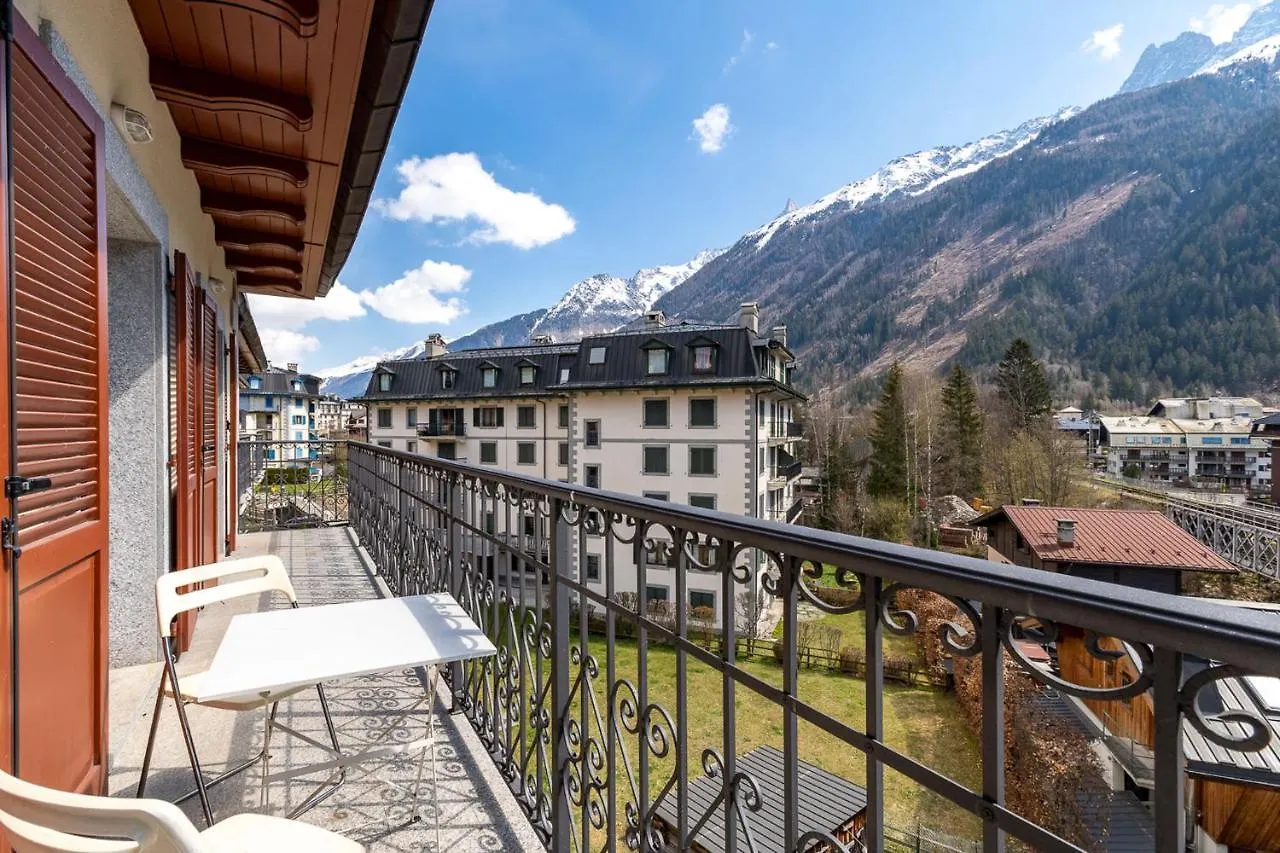 Apartment Alpes IV - Alpes Travel - Central Chamonix France