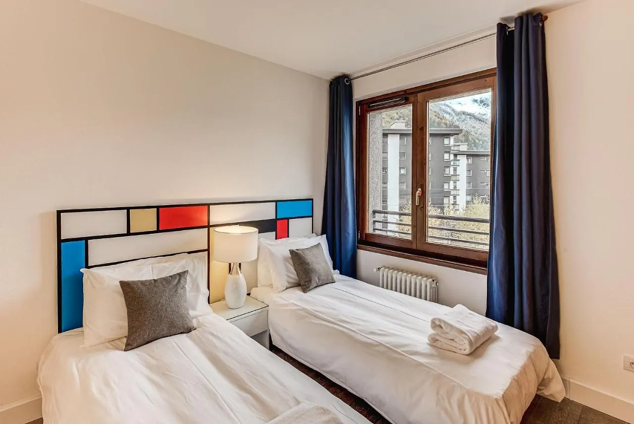 Apartment Alpes IV - Alpes Travel - Central Chamonix