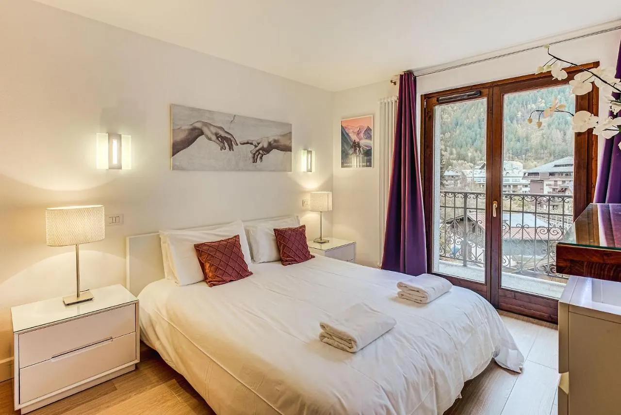 Apartment Alpes IV - Alpes Travel - Central Chamonix 0*,  France