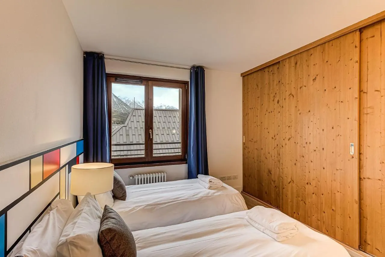 Apartment Alpes IV - Alpes Travel - Central Chamonix France