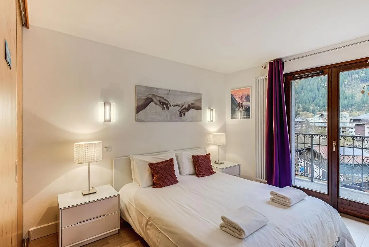 Apartment Alpes IV - Alpes Travel - Central Chamonix France