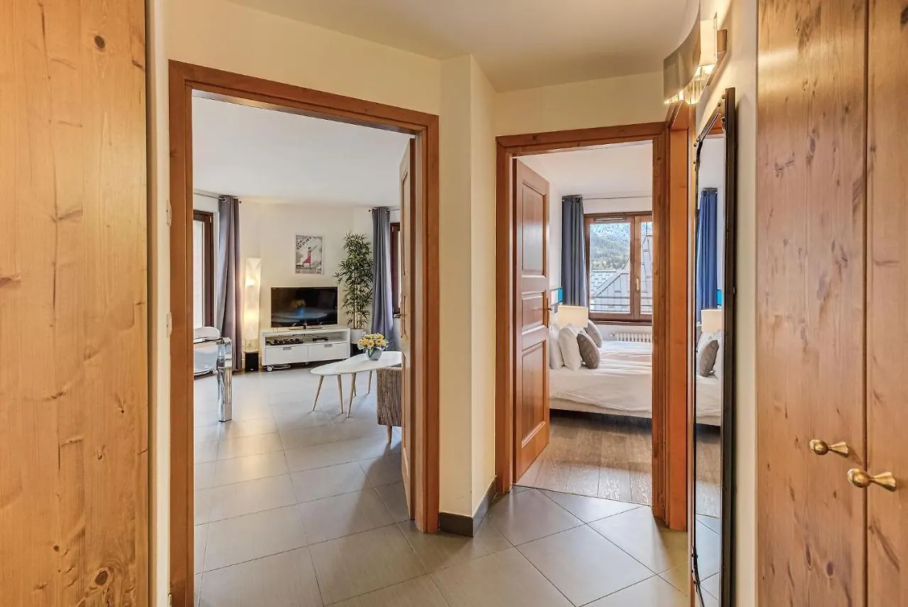 Apartment Alpes IV - Alpes Travel - Central Chamonix 0*,